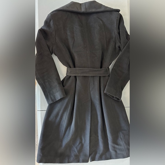 Calvin Klein Black Fully Lined Wool Coat with Snap Closure & Tied Waist. Size 6 - Picture 4 of 8